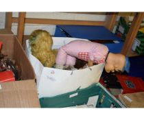 BOX OF VINTAGE TOYS, DOGS, CATS, A CELLULOID POPEYE ETC