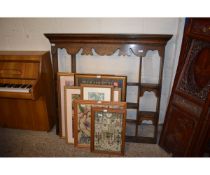 GOOD QUALITY OAK FRAMED WALL MOUNTED PLATE RACK WITH OPEN SHELVES AND CARVED TOP