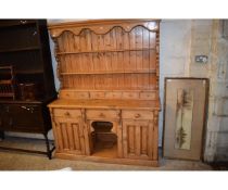 GOOD QUALITY WAXED PINE DRESSER, THE TOP FITTED WITH TWO FIXED SHELVES AND SIX SMALL DRAWERS WITH