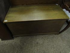 BEECHWOOD FRAMED LIFT UP TOP BLANKET BOX