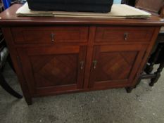 GOOD QUALITY MODERN CHERRYWOOD SIDEBOARD FITTED WITH TWO DRAWERS OVER TWO CUPBOARD DOORS WITH