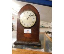 EDWARDIAN ARCHED TOP MANTEL CLOCK WITH INLAID DETAIL