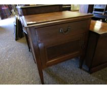 EDWARDIAN MAHOGANY AND SATINWOOD BANDED POT CUPBOARD WITH SINGLE DRAWER AND CUPBOARD DOOR