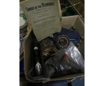 BOX OF MIXED PICTURE LIGHTS, GILT CURTAIN RINGS ETC