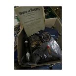 BOX OF MIXED PICTURE LIGHTS, GILT CURTAIN RINGS ETC