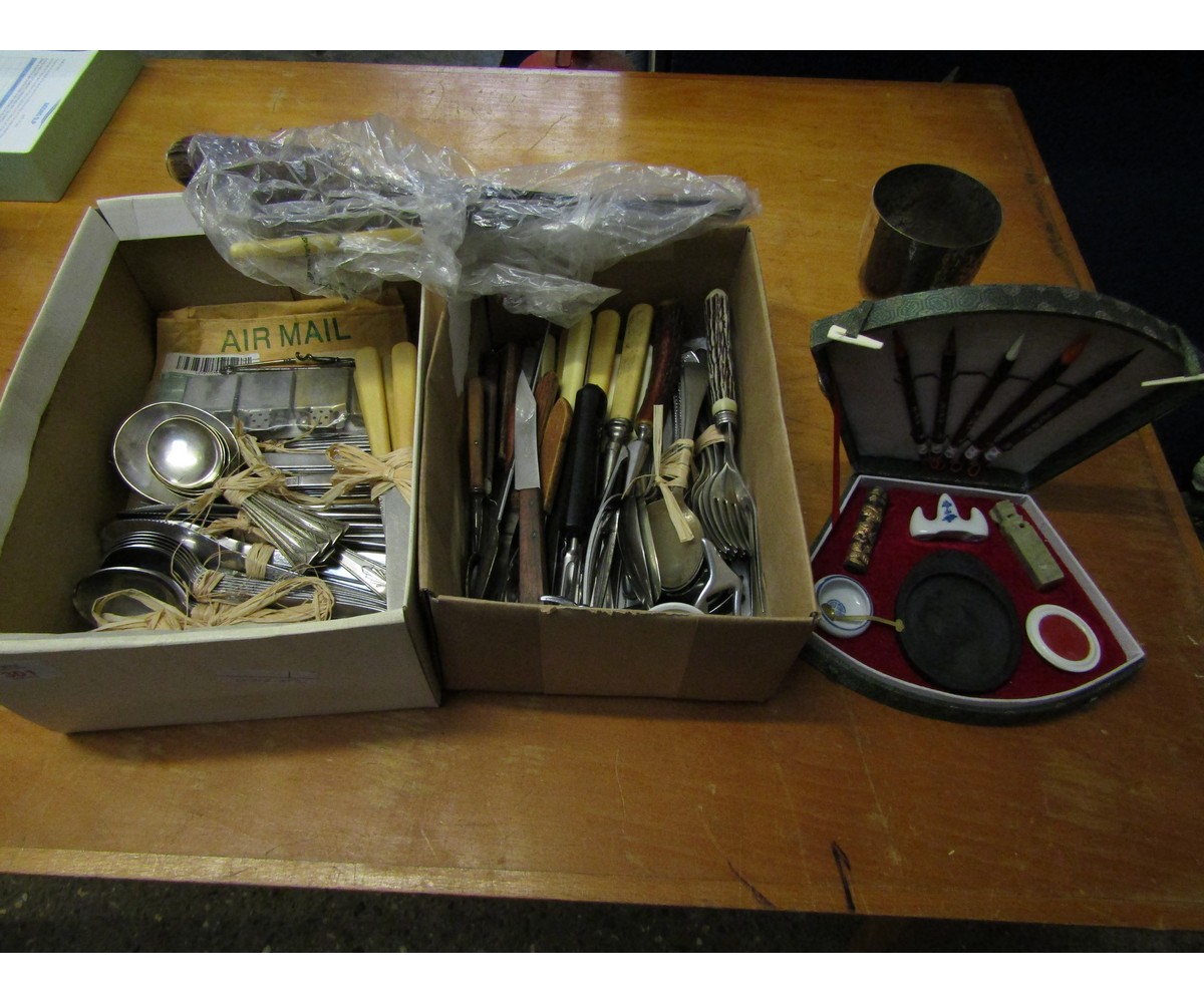 BOX CONTAINING MIXED STAINLESS STEEL CUTLERY, HORN CUTLERY, ORIENTAL SEAL SET ETC