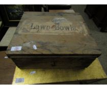 BOXED SET OF VINTAGE LAWN BOWLS