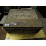 BOXED SET OF VINTAGE LAWN BOWLS