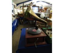 REPRODUCTION GRAMOPHONE WITH PRESSED BRASS HORN