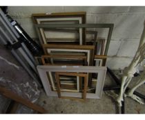 GROUP OF VARIOUS SIZED PICTURE FRAMES