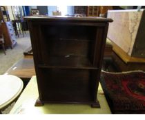 MAHOGANY TABLE TOP BOOKCASE WITH LIFT UP TOP WITH FIXED SHELF