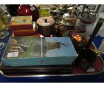 TRAY CONTAINING MIXED REPRODUCTION COPPER MEASURES, SALAD SERVERS, A KILNER JAR, BUTTER CHURN ETC