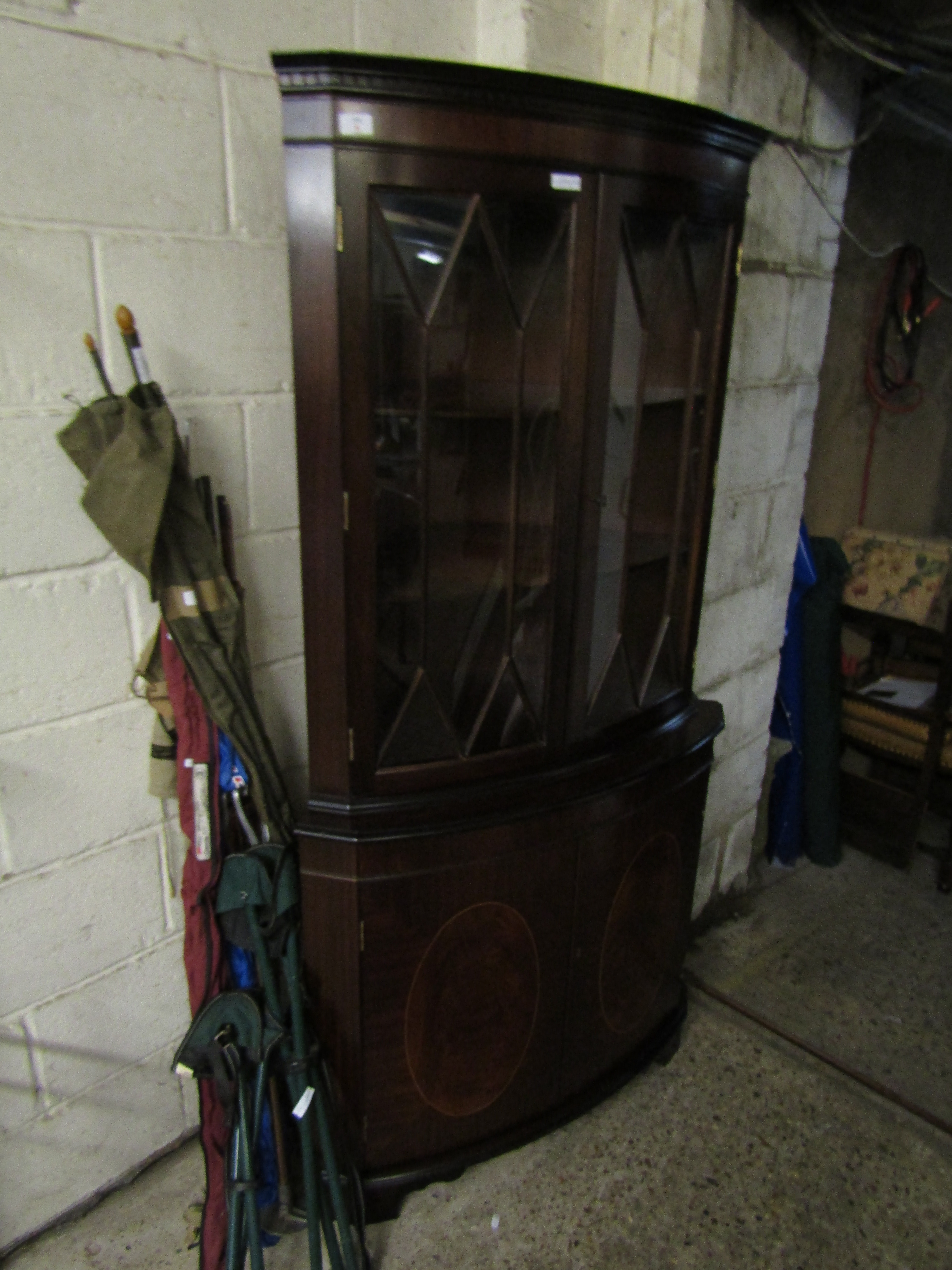 REPRODUCTION MAHOGANY BOW FRONTED FLOOR STANDING CORNER CUPBOARD