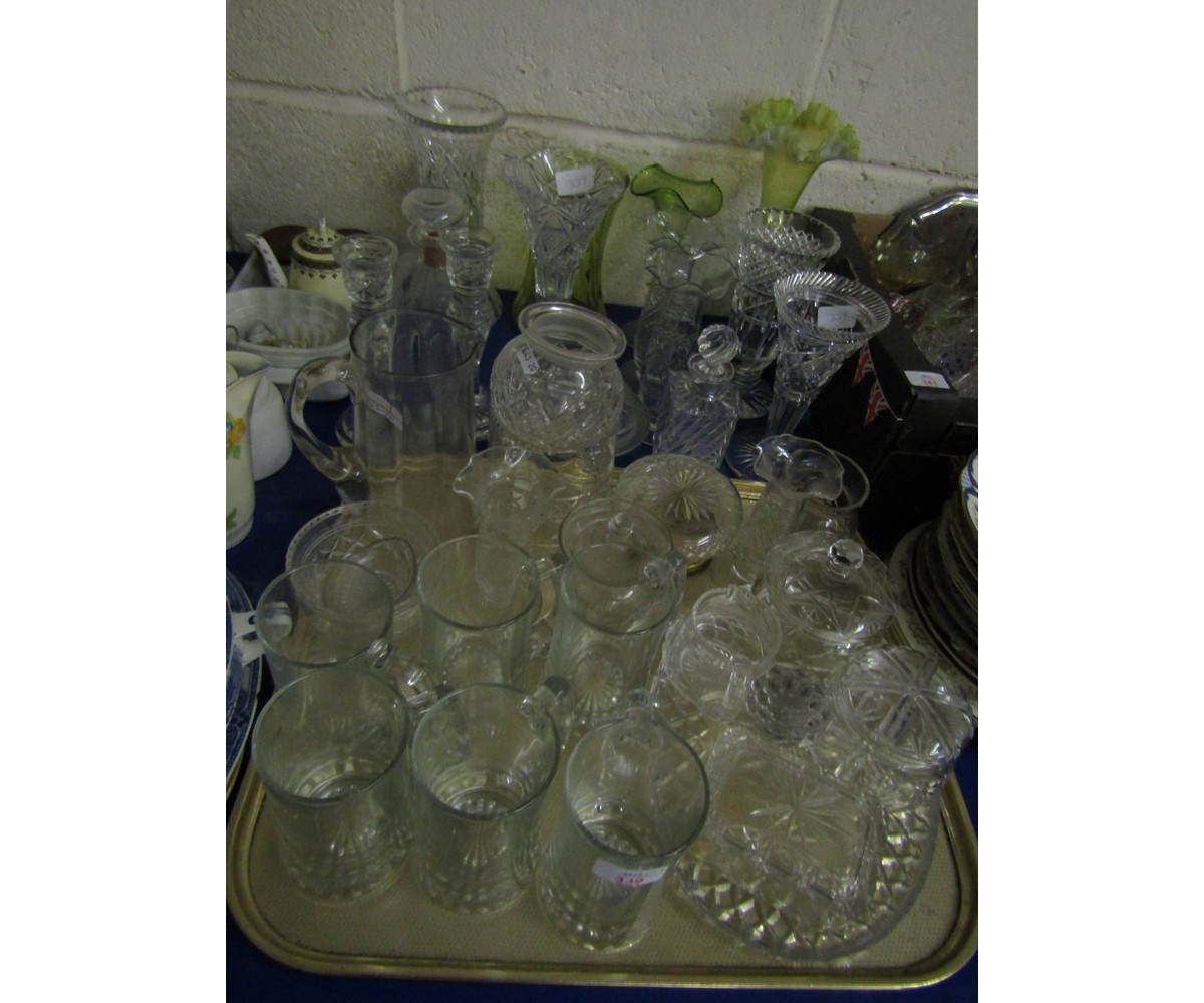MIXED LOT OF GLASS TANKARDS, VASES, GREEN GLASS EPERGNES ETC