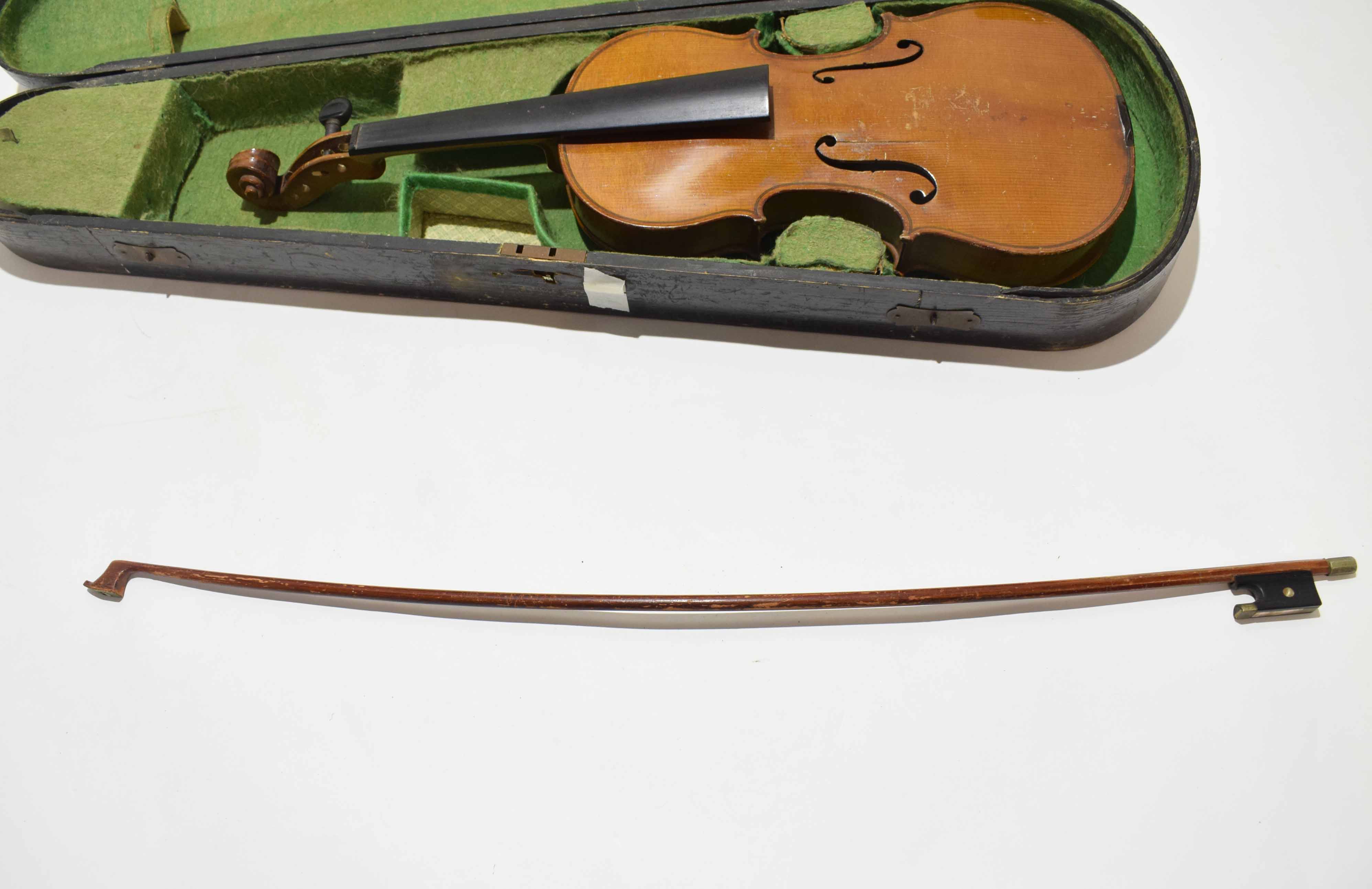Vintage ebonised wooden cased violin and bow (lacking strings) (af) - Image 7 of 7