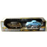 Metal trailer pack by MotorMax with replica of a car trailer and two vehicles