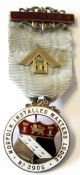 Silver gilt and enamel badge for Norfolk installed Master's Lodge No 3905