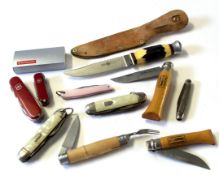 Packet: collection of various sheath and folding pocket knives