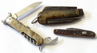 Collection of three pen knives one by William Rodgers