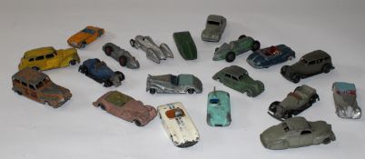 Collection of 19 Dinky toys in varying condition (19)