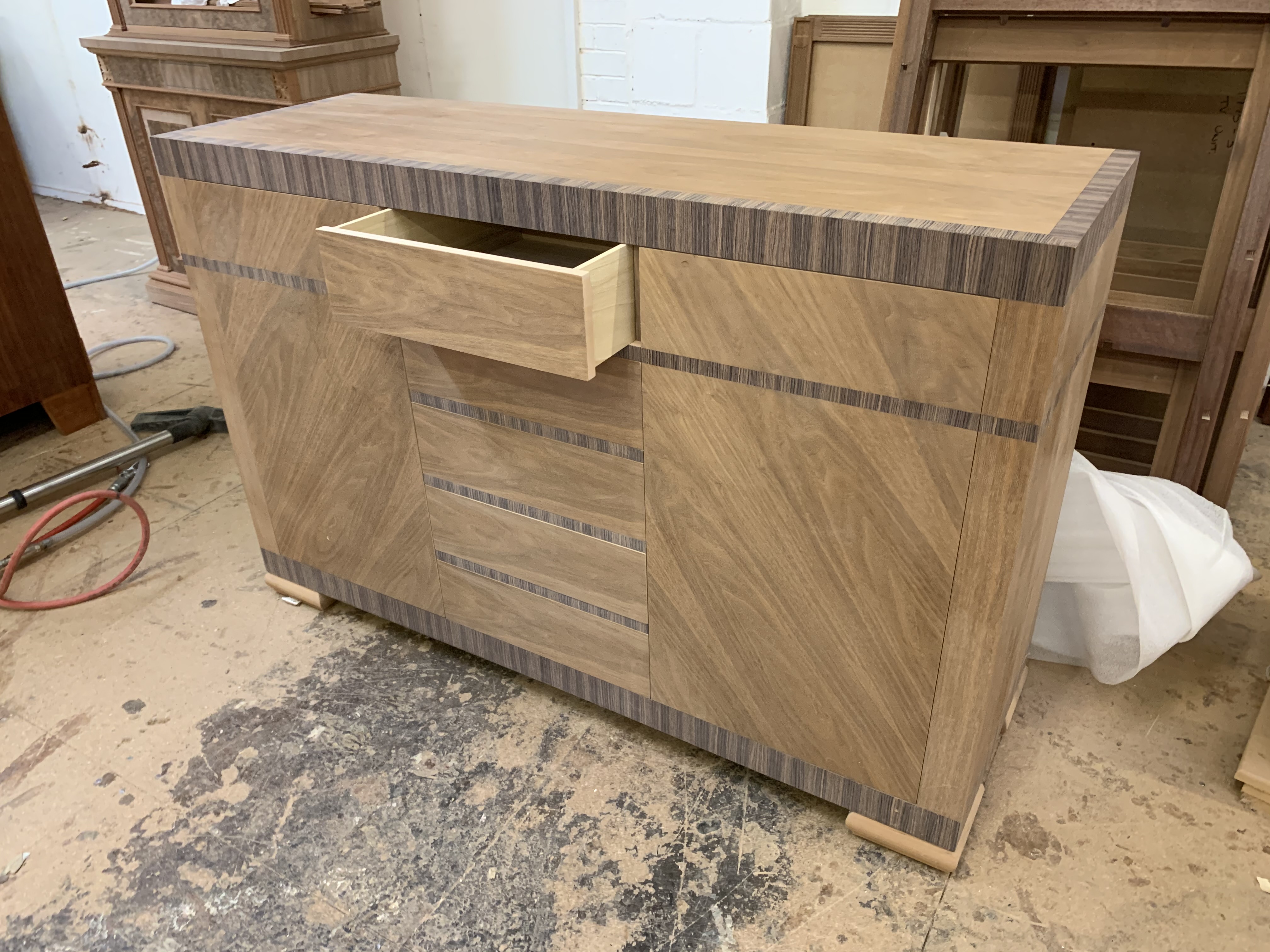 Walnut finish Sideboard, a contemporary one-off prototype design with push-open cupboards, length - Image 4 of 4