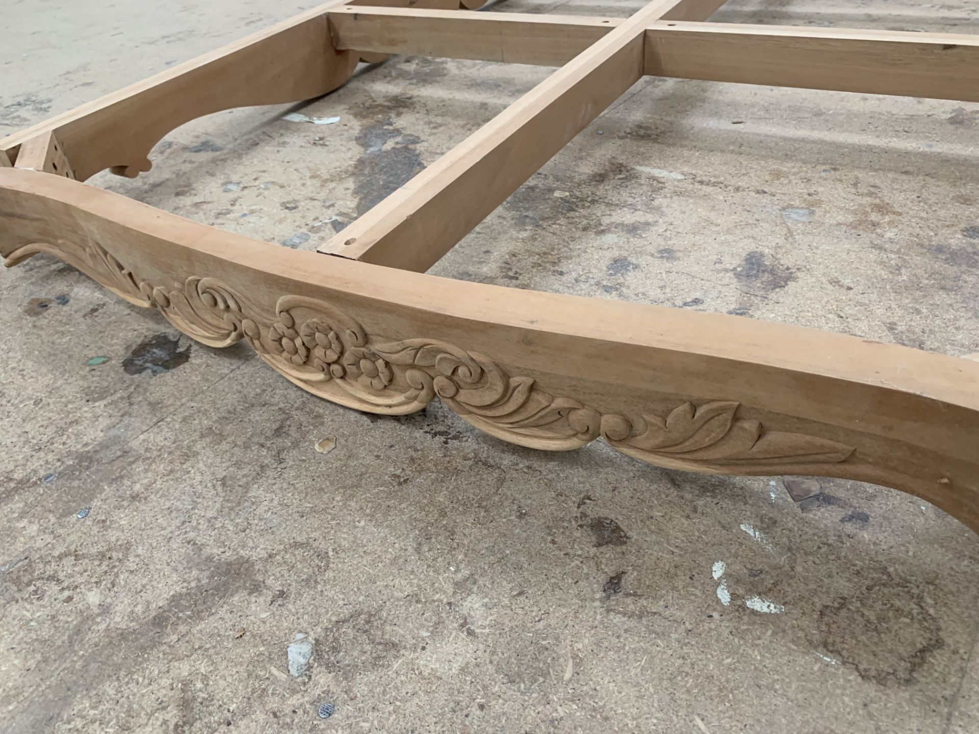 Large decorative carved Coffee Table Frame and Legs, approx 6' x 4', requires finishing/polishing ( - Image 2 of 8