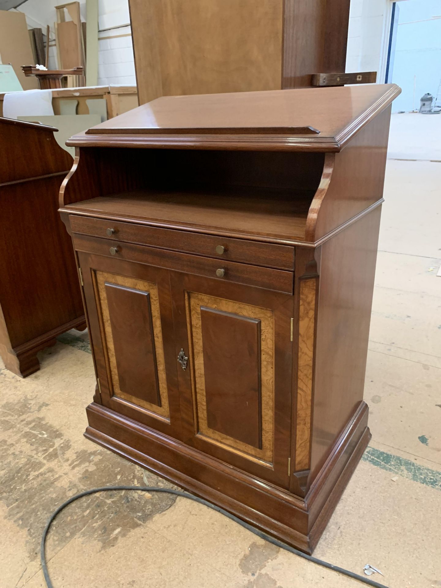 Reception Console/Display Counter, height approx 3'6, in mahogany finish. - Image 3 of 4