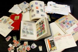 Box: containing quantity of three stamp albums of stamps of the world + further plastic folders with