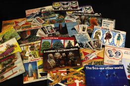 Box: containing a number of cigarette card albums and loose cards including from The British Birds