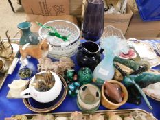 MIXED LOT OF ORNAMENTS TO INCLUDE A DOULTON CHARACTER JUG OF AULD MAC TOGETHER WITH SALAD BOWLS ETC