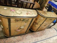 PAIR OF ORIENTAL INFLUENCE GILDED AND BLACK LACQUERED SIDE CABINETS WITH SINGLE DRAWER AND TWO