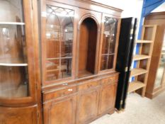 REPRODUCTION MAHOGANY LIVING ROOM CABINET WITH CENTRAL ARCHED OPEN SHELF FLANKED EITHER SIDE BY