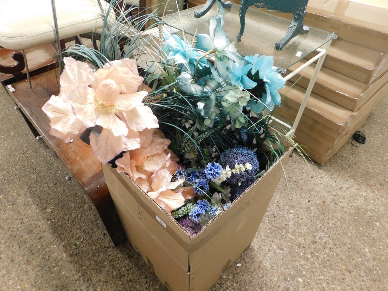 BOX CONTAINING MIXED GOOD QUALITY FAKE FLOWERS