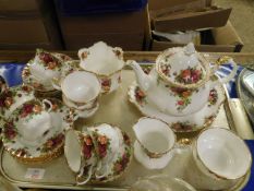 TRAY CONTAINING A QUANTITY OF ROYAL ALBERT OLD COUNTRY ROSE TEA WARES