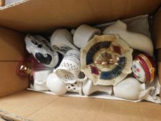 BOX CONTAINING MIXED CRESTED WARES, REPRODUCTION STAFFORDSHIRE RABBIT ETC