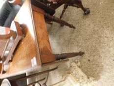 VICTORIAN MAHOGANY PEMBROKE TABLE ON TURNED LEGS