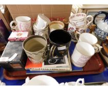 TRAY CONTAINING MIXED WEDGWOOD ROYAL COLLECTORS MUGS ETC