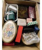 BOX CONTAINING MIXED COSTUME JEWELLERY