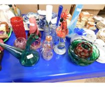 QUANTITY OF MIXED COLOURED GLASS WARES, SPILL VASES, MURANO TYPE PARROT ORNAMENT ETC