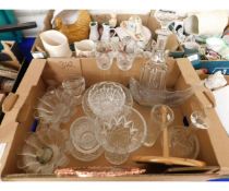 BOX CONTAINING MIXED GLASS WARES, DISHES, DECANTERS ETC