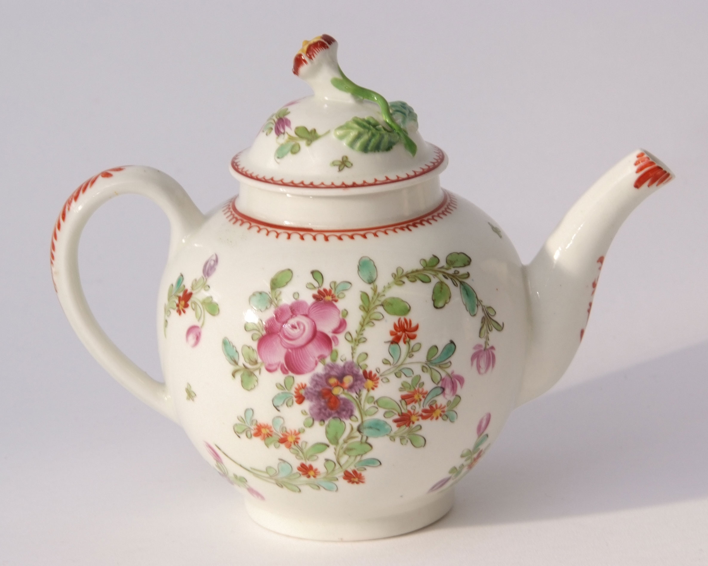 Lowestoft tea pot and cover with polychrome decoration after Thomas Rose, 15cm high - Image 3 of 5