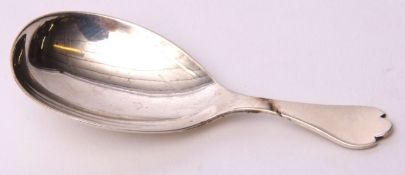 Edwardian caddy spoon having egg shaped bowl, dog nose handle, plain back, 8.5cm long, Chester
