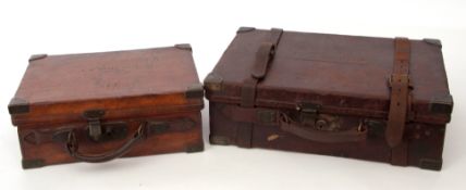 Late 19th century/early 20th century leather cartridge carrying cases, interior with six shot