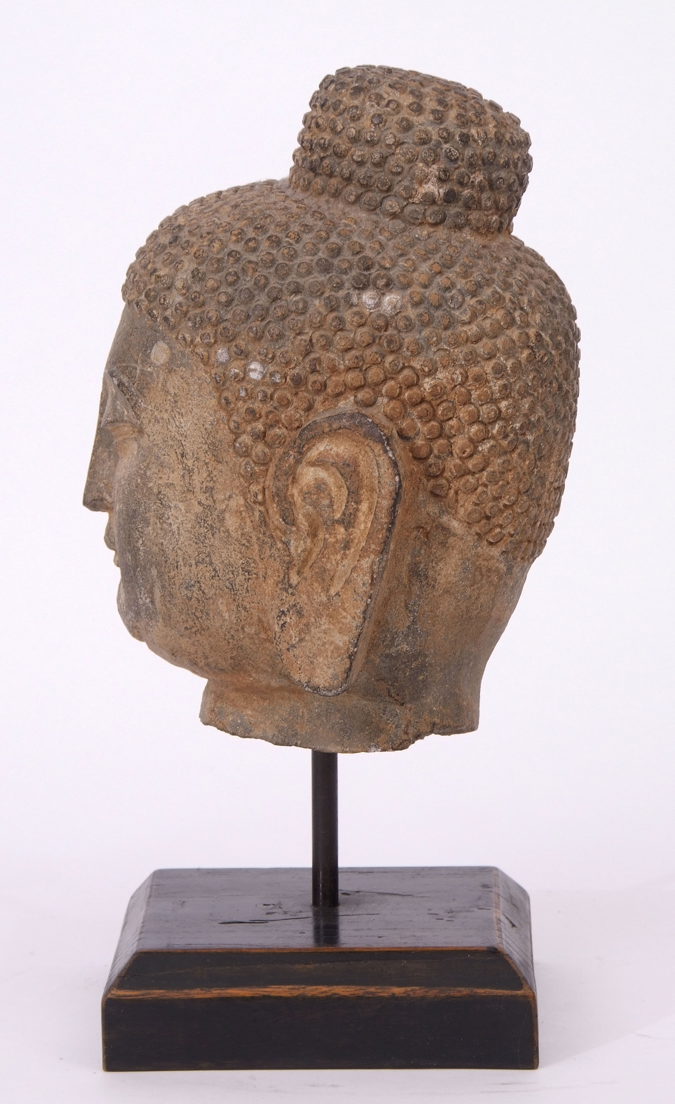 Chinese Tibetan or Thai stoneware model of a Buddha with tightly curled hair and elongated ear lobes - Image 2 of 3