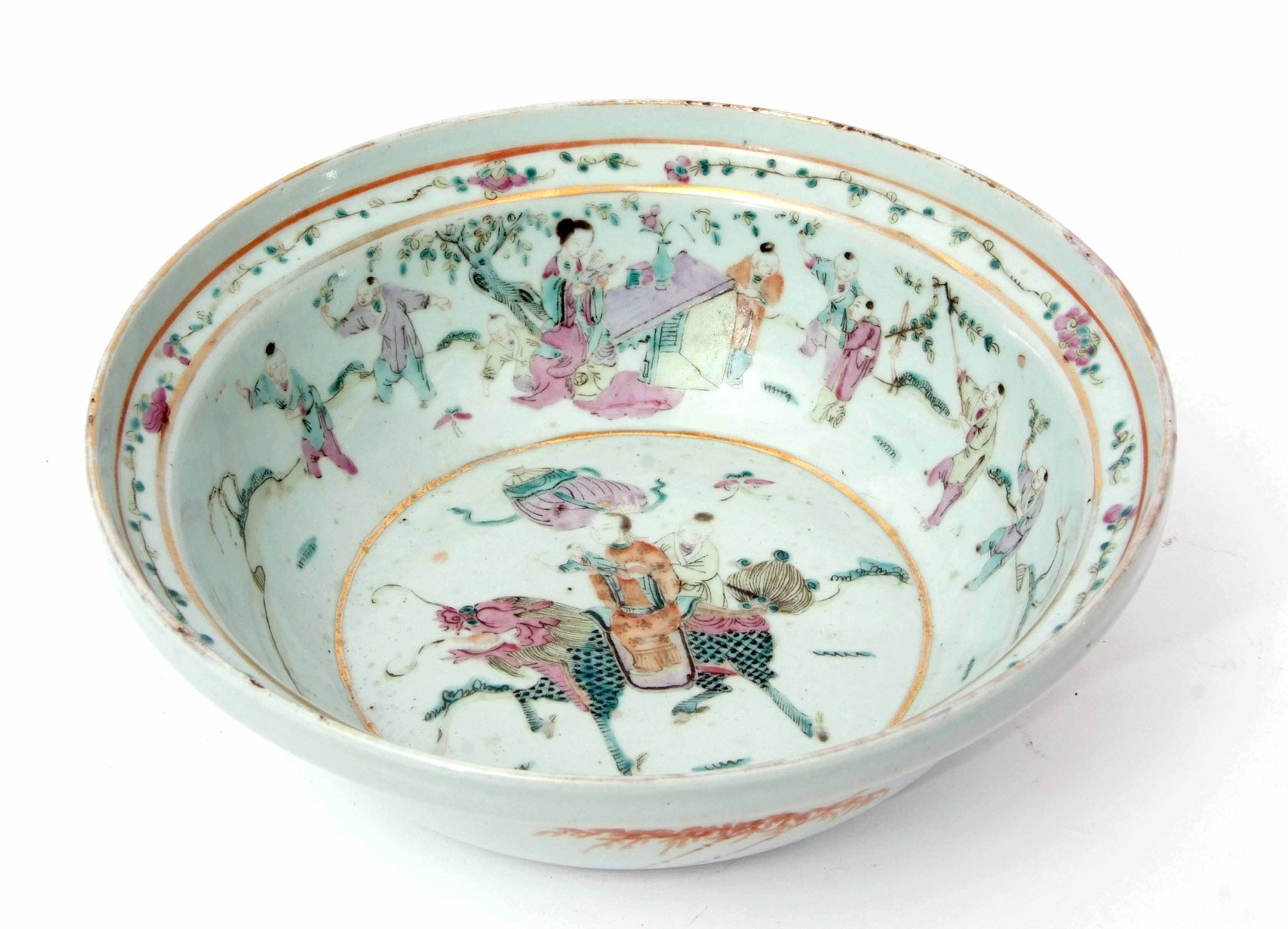 Large 18th century Chinese porcelain bowl decorated in famille rose enamels with Chinese figures - Image 4 of 5