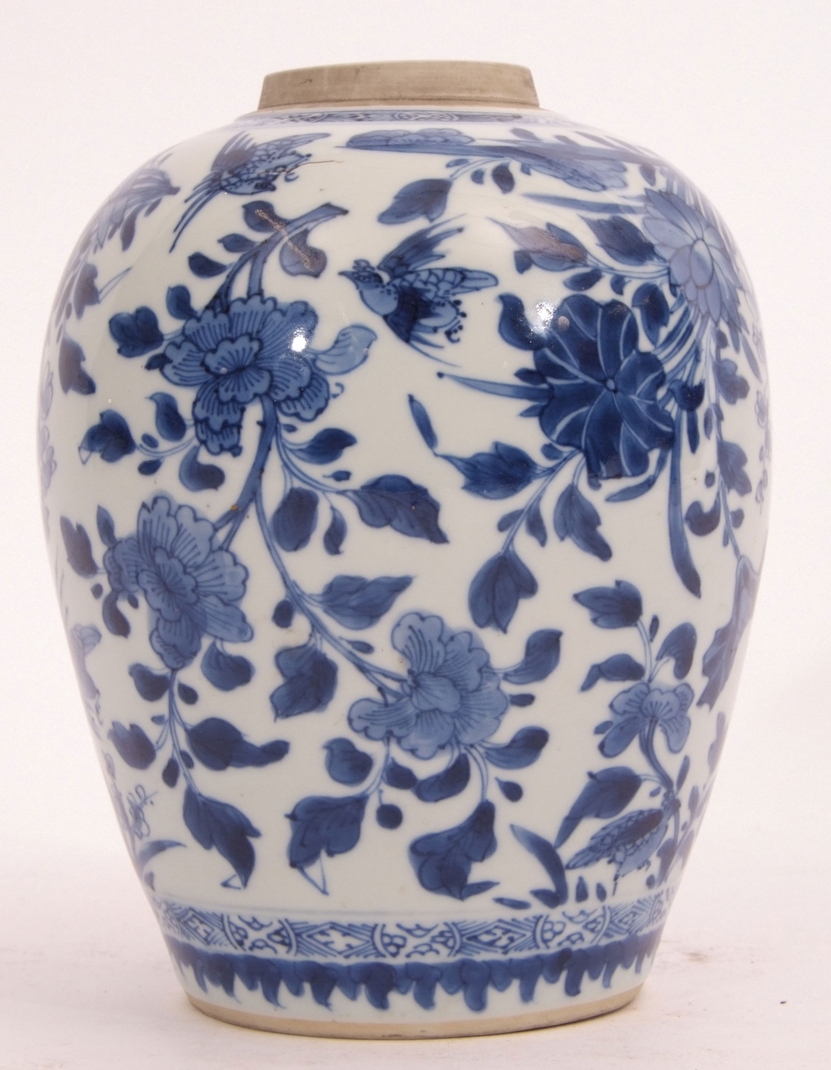 18th century Chinese porcelain ginger jar decorated in blue and white with Lotus and flowering - Image 2 of 5