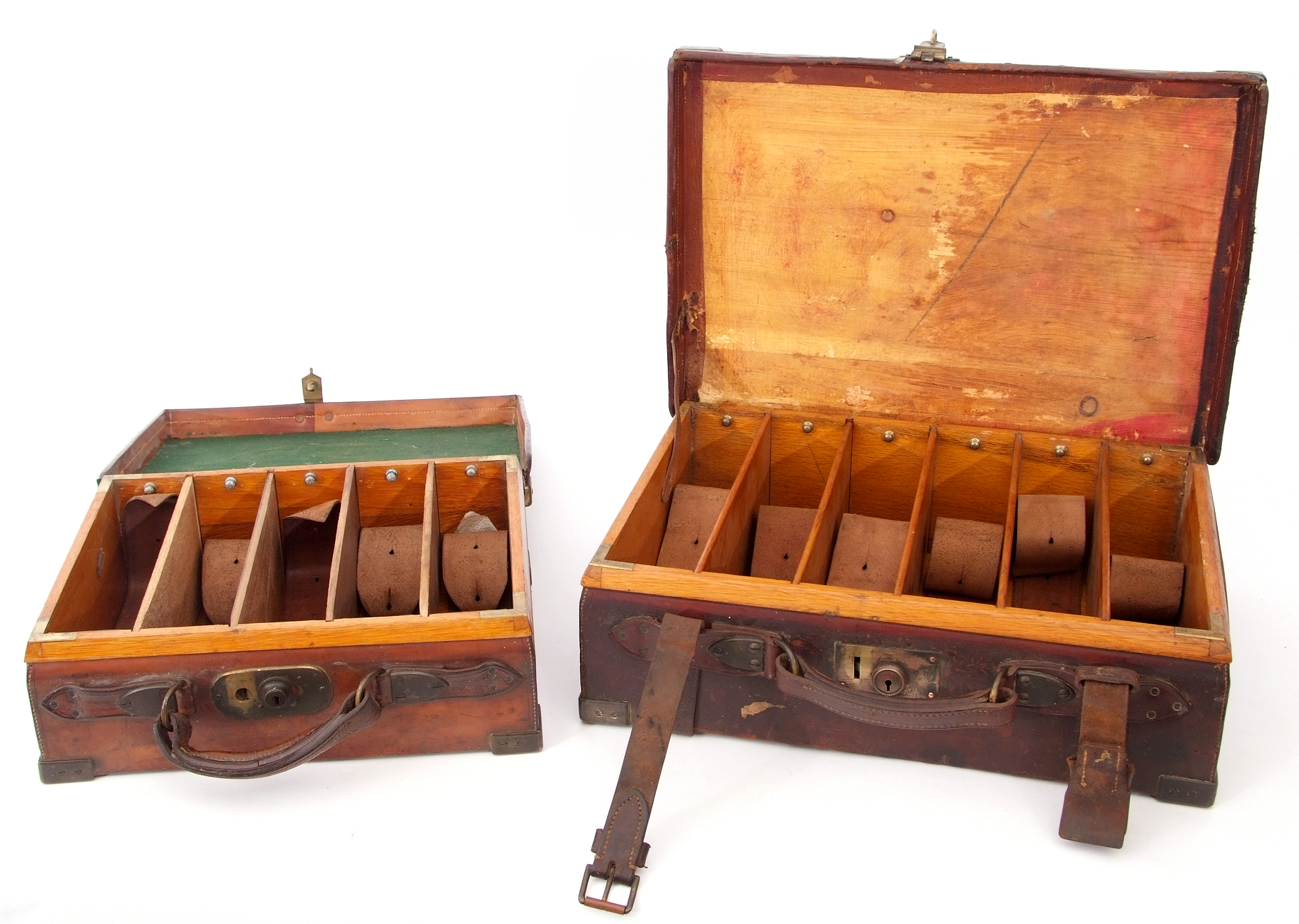 Late 19th century/early 20th century leather cartridge carrying cases, interior with six shot - Image 2 of 2