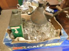 BOX CONTAINING MIXED VINTAGE TINS, GLASS WARES ETC