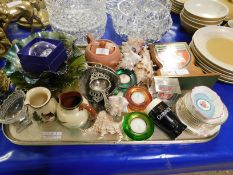 TRAY CONTAINING MIXED CARNIVAL GLASS WARES, TORQUAY GLASS WARES, MINIATURE WARES ETC