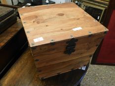 EASTERN HARDWOOD SQUARE FORMED STORAGE BOX WITH BUTTON DETAIL